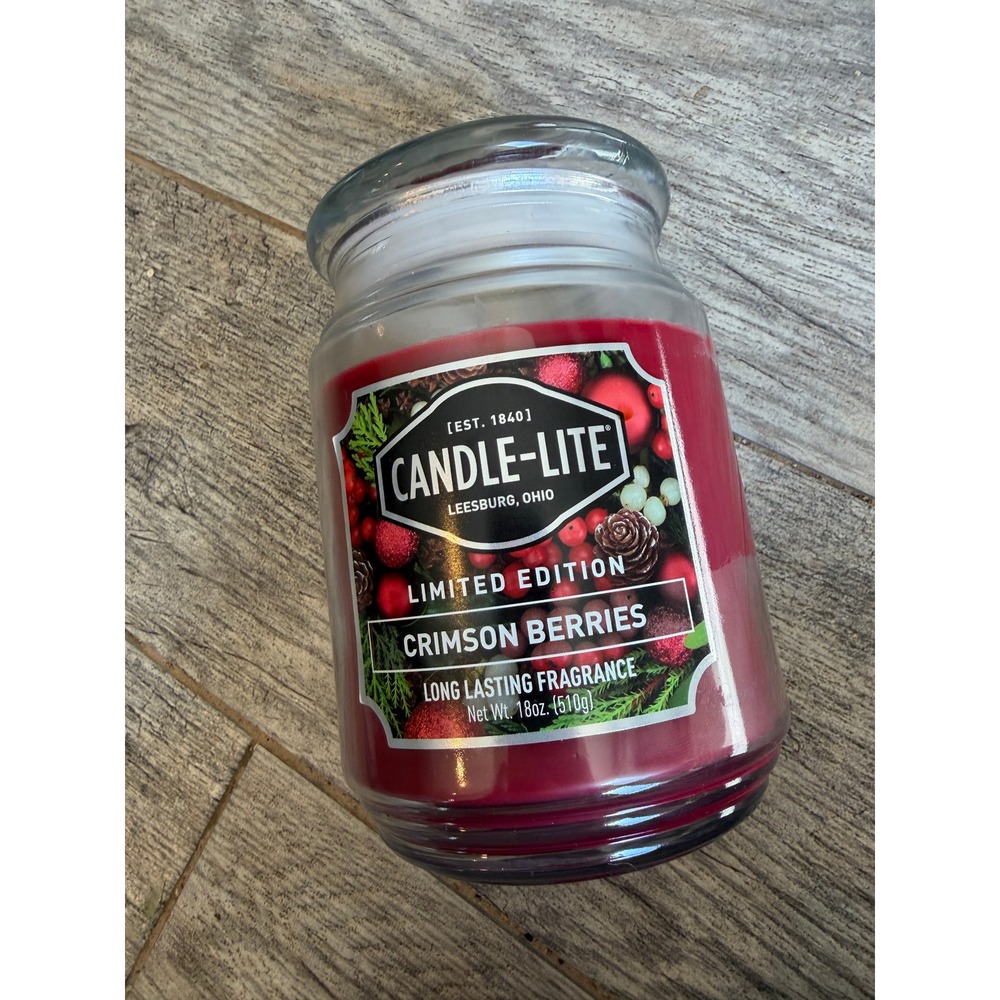 Candle-Lite Crimson Berries 18 oz Limited Edition Jar Candle Christmas Holiday